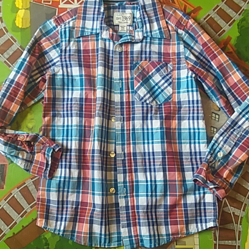 Boys long sleeve shirt.